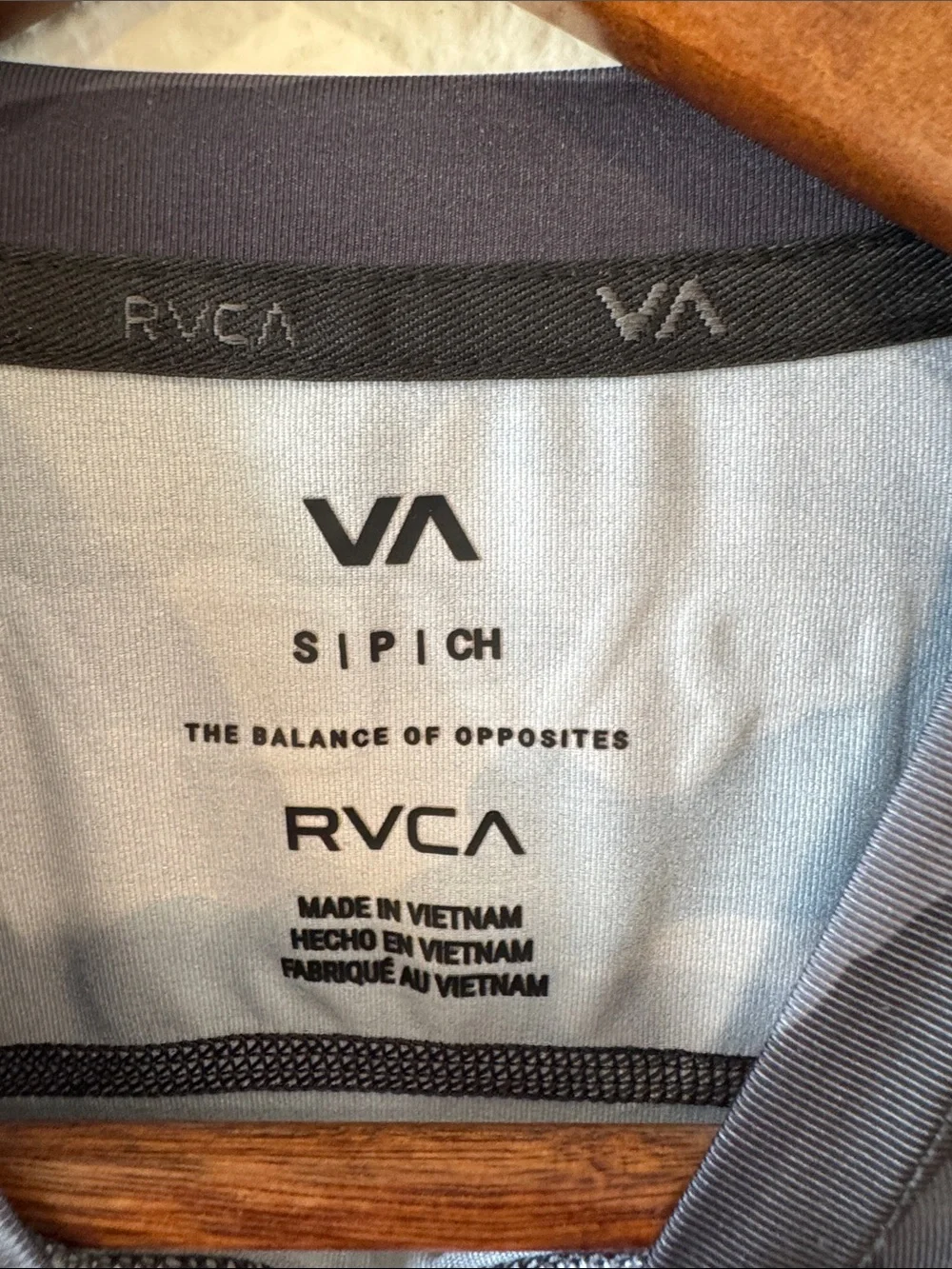 RVCA Men's Black & Gray Camo Short Sleeve Rash Guard